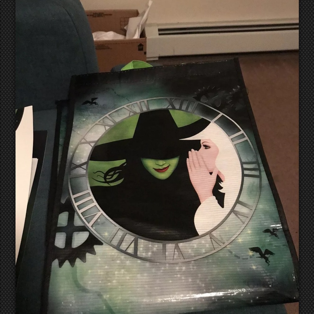 Broadways Wicked shopping bag, playbill, & magnet